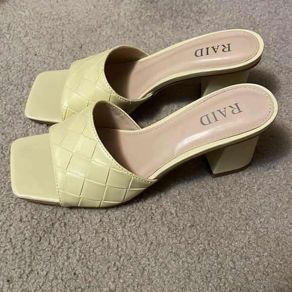 RAID | Albie | Woven | Slip-On | Block Heel |Sandals | Pastel Yellow | Size 38 - Picture 2 of 11